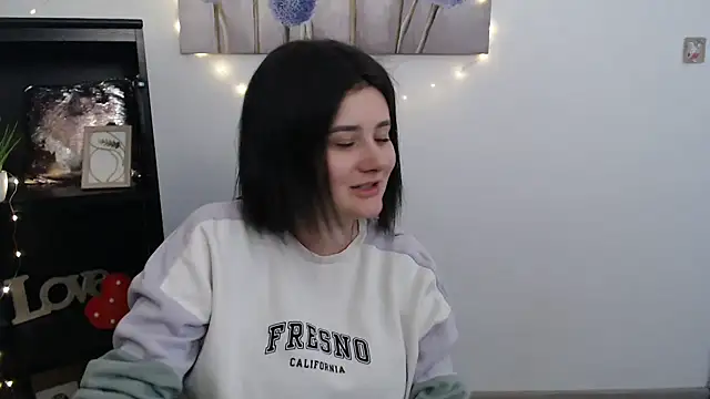 Katrin kiss  online show from 4, 3, 2026