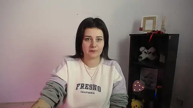 Katrin kiss  online show from 17, 11, 2025