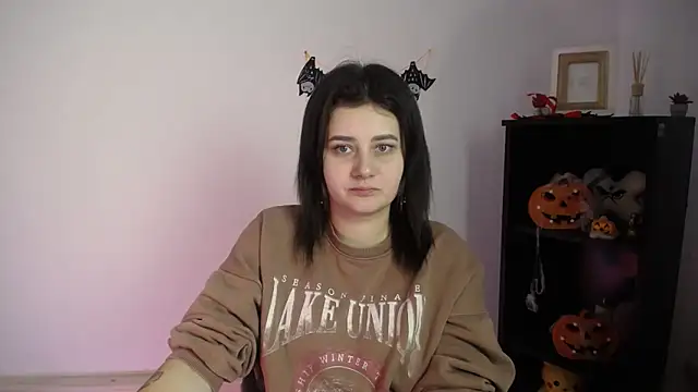 Katrin kiss  online show from 10, 11, 2025