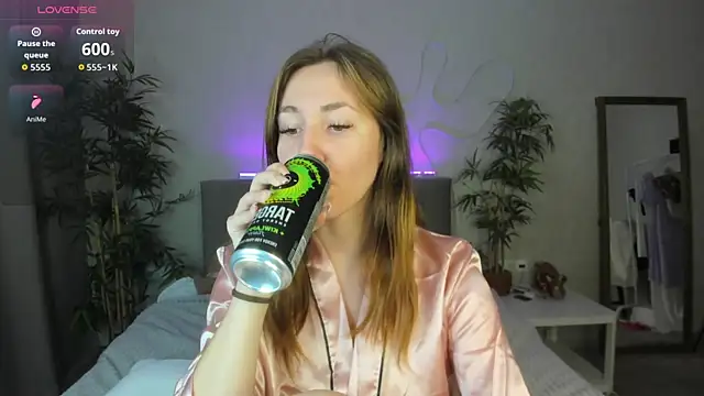 Luna G0ld online show from 10, 10, 2025