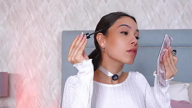 Sofy Bradd online show from 15, 10, 2025