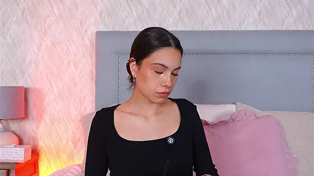 Sofy Bradd online show from 11, 10, 2025