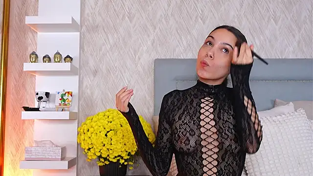 Sofy Bradd online show from 5, 11, 2025