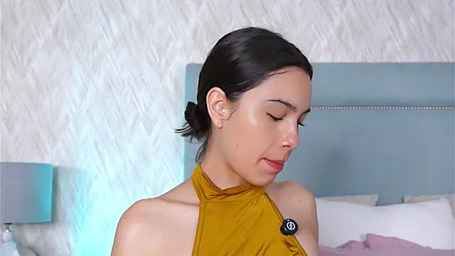 Sofy Bradd online show from 8, 10, 2025