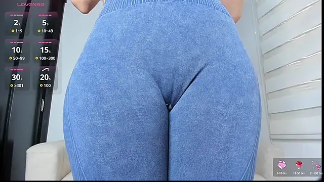 Snapshot of arianna_000 chatting on 24, 11, 2025 arianna 000 online show from 24, 11, 2025