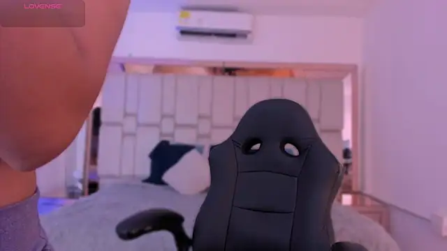 EmmaBeel online show from 4, 11, 2025