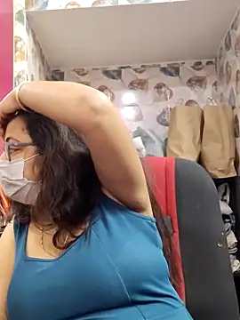 Snapshot of nisha_1110 chatting on 12, 11, 2025 nisha 1110 online show from 12, 11, 2025