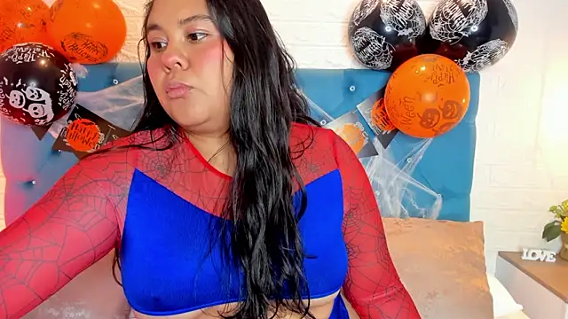 Snapshot of julieta_miller01 chatting on 29, 10, 2025 julieta miller01 online show from 29, 10, 2025