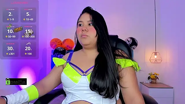 Snapshot of julieta_miller01 chatting on 31, 10, 2025 julieta miller01 online show from 31, 10, 2025