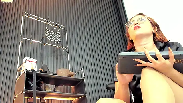 MissKathyfox online show from 10, 11, 2025