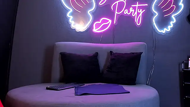 MissKathyfox online show from 16, 10, 2025