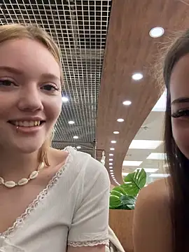 Snapshot of Juice_Bunny chatting on 10, 9, 2025 Juice Bunny online show from 10, 9, 2025