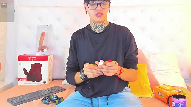 Snapshot of b3k_afrodict chatting on 5, 11, 2025 b3k afrodict online show from 5, 11, 2025