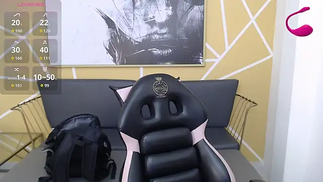 olivia russo  online show from 13, 11, 2025