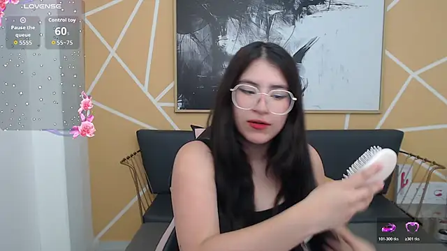 olivia russo  online show from 6, 11, 2025