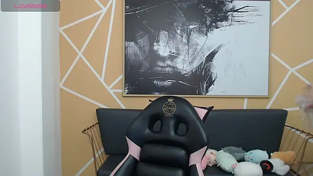 olivia russo  online show from 24, 10, 2025