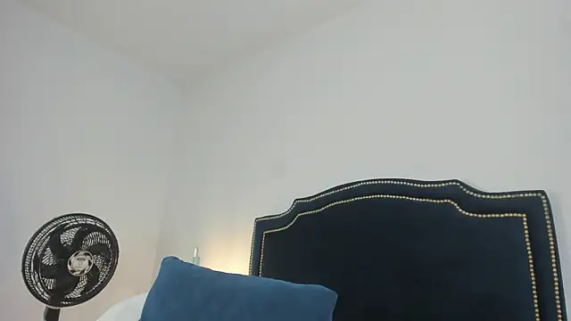 LiliCarterm online show from 21, 10, 2025