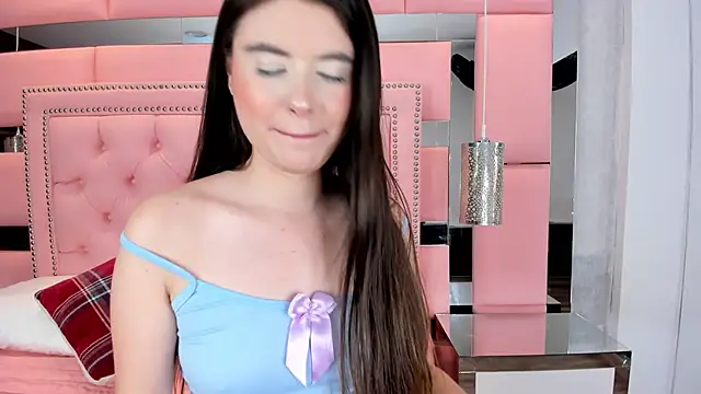 LiliCarterm online show from 15, 10, 2025