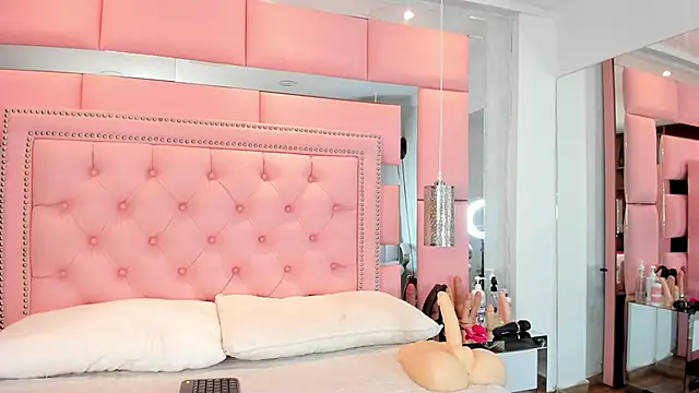 LiliCarterm online show from 4, 2, 2026