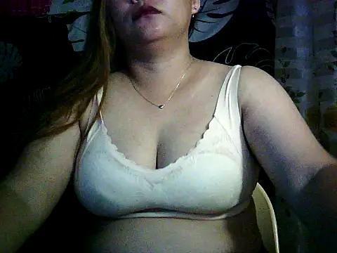 Snapshot of yuana25 chatting on 19, 10, 2025 yuana25 online show from 19, 10, 2025