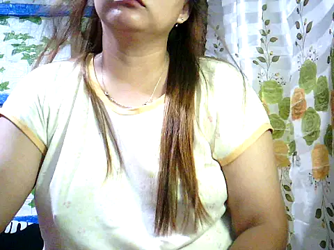 Snapshot of yuana25 chatting on 15, 10, 2025 yuana25 online show from 15, 10, 2025