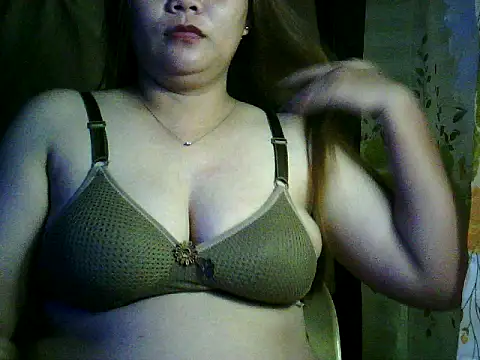 Snapshot of yuana25 chatting on 9, 11, 2025 yuana25 online show from 9, 11, 2025