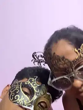 VVcouple online show from 8, 10, 2025