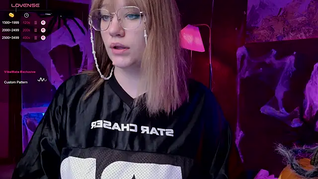 Snapshot of Morvelyn chatting on 28, 10, 2025 Morvelyn online show from 28, 10, 2025