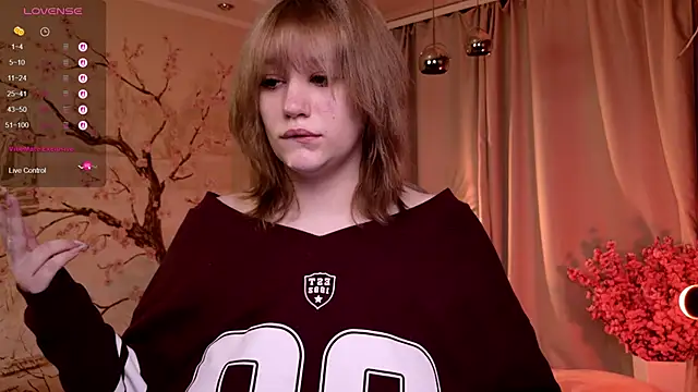 Snapshot of Morvelyn chatting on 28, 11, 2025 Morvelyn online show from 28, 11, 2025