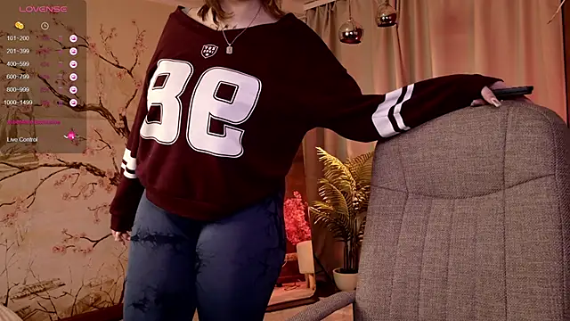 Snapshot of Morvelyn chatting on 25, 11, 2025 Morvelyn online show from 25, 11, 2025