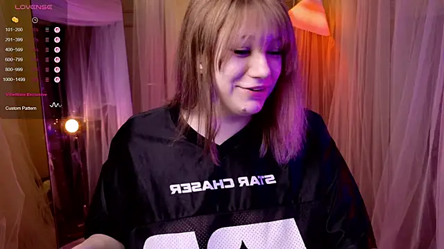 Snapshot of Morvelyn chatting on 7, 11, 2025 Morvelyn online show from 7, 11, 2025