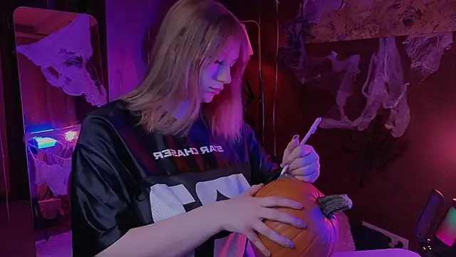 Snapshot of Morvelyn chatting on 26, 10, 2025 Morvelyn online show from 26, 10, 2025