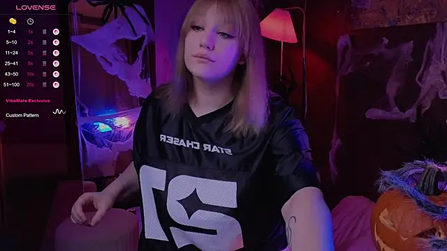 Snapshot of Morvelyn chatting on 27, 10, 2025 Morvelyn online show from 27, 10, 2025