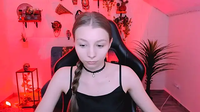 JulieDaniel online show from 7, 4, 2026