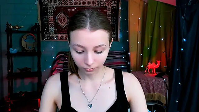 JulieDaniel online show from 8, 4, 2026