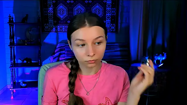 JulieDaniel online show from 4, 12, 2025