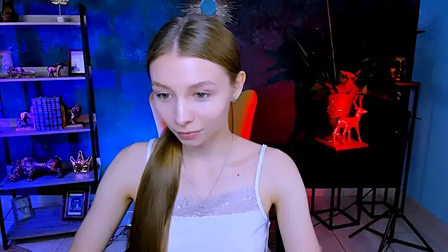 JulieDaniel online show from 6, 7, 2026