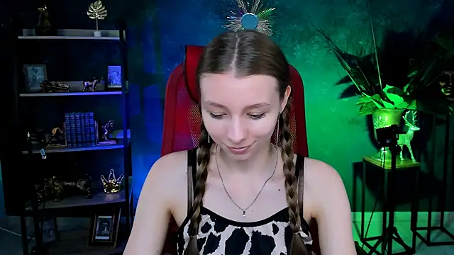 JulieDaniel online show from 12, 6, 2026