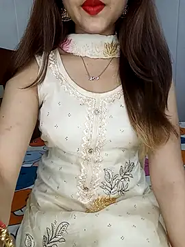 Hot malika19 online show from 18, 4, 2026