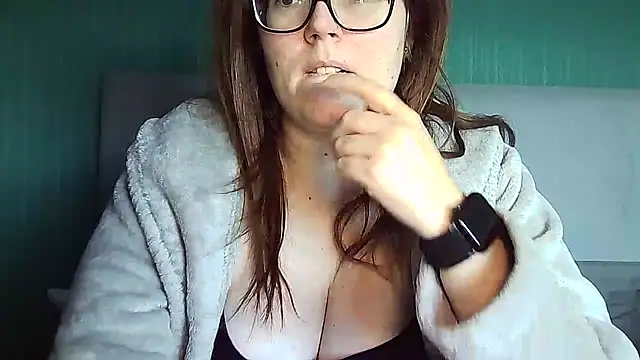 Curvy-BellaX online show from 16, 9, 2025
