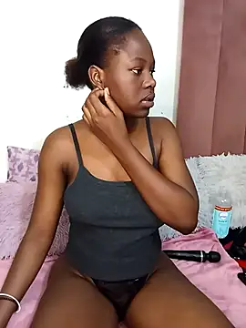 DarkBerryDiamond255 online show from 28, 9, 2025