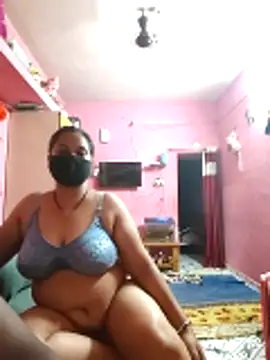 Snapshot of biggbobbsgirl chatting on 26, 4, 2026 biggbobbsgirl online show from 26, 4, 2026