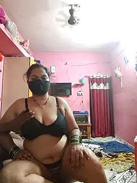 Snapshot of biggbobbsgirl chatting on 9, 5, 2026 biggbobbsgirl online show from 9, 5, 2026
