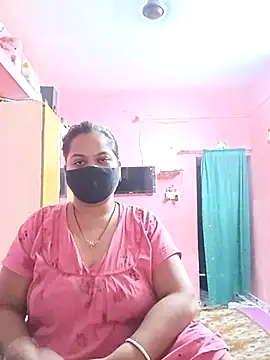 Snapshot of biggbobbsgirl chatting on 21, 9, 2025 biggbobbsgirl online show from 21, 9, 2025
