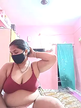 Snapshot of biggbobbsgirl chatting on 3, 10, 2025 biggbobbsgirl online show from 3, 10, 2025
