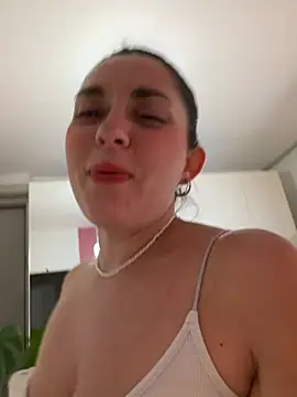 Snapshot of chloedlm5 chatting on 1, 6, 2026 chloedlm5 online show from 1, 6, 2026