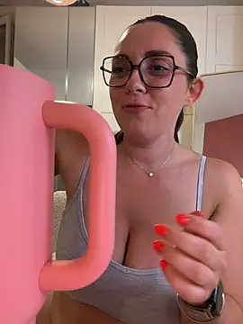 Snapshot of chloedlm5 chatting on 16, 7, 2026 chloedlm5 online show from 16, 7, 2026