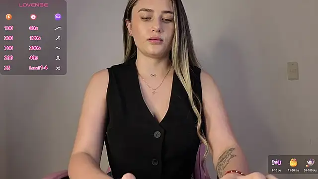 Snapshot of Veronika__Winslow_ chatting on 12, 11, 2025 Veronika Winslow online show from 12, 11, 2025