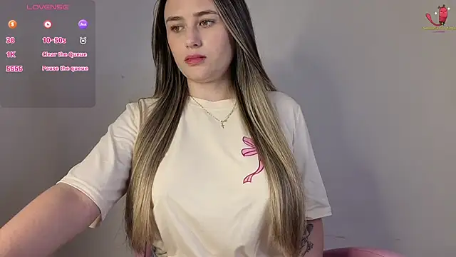 Snapshot of Veronika__Winslow_ chatting on 20, 11, 2025 Veronika Winslow online show from 20, 11, 2025