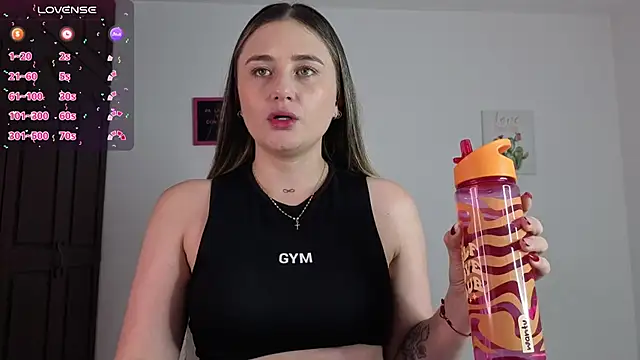 Snapshot of Veronika__Winslow_ chatting on 2, 11, 2025 Veronika Winslow online show from 2, 11, 2025